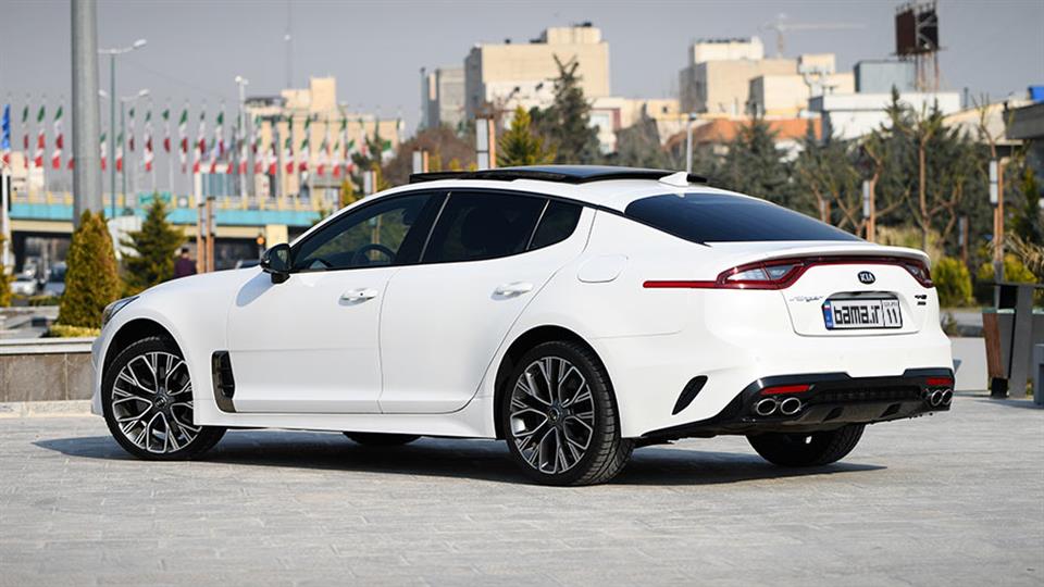 نمای عقب کیا استینگر